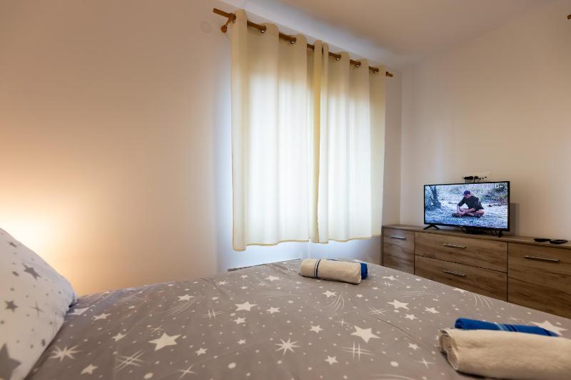 Apartmani Oktobar 06 - image 12