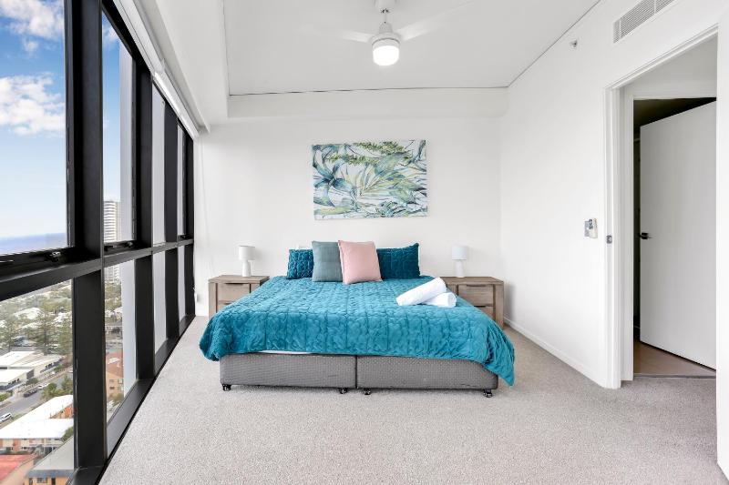 Stunning 2BR2B Spectacular Ocean Views - image 6