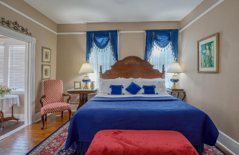 Suite with City View image 1