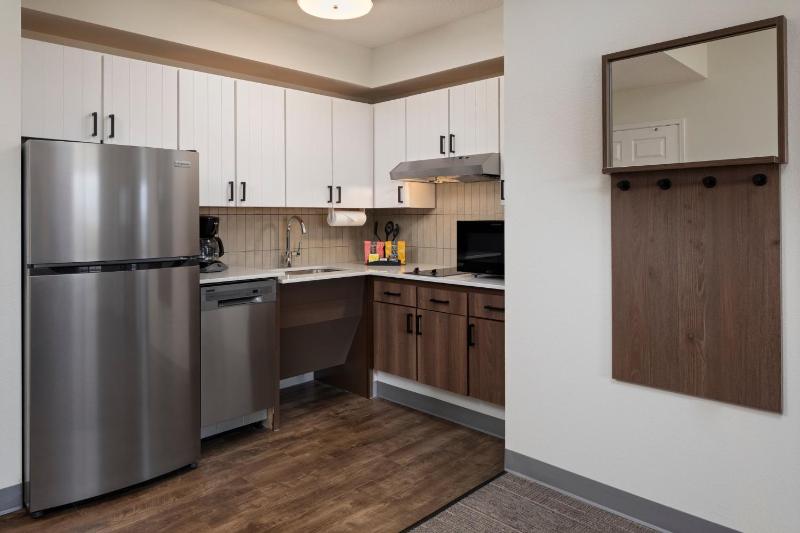 Queen Suite - Disability Access/Non-Smoking image 3