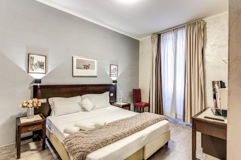 Double Room image 1