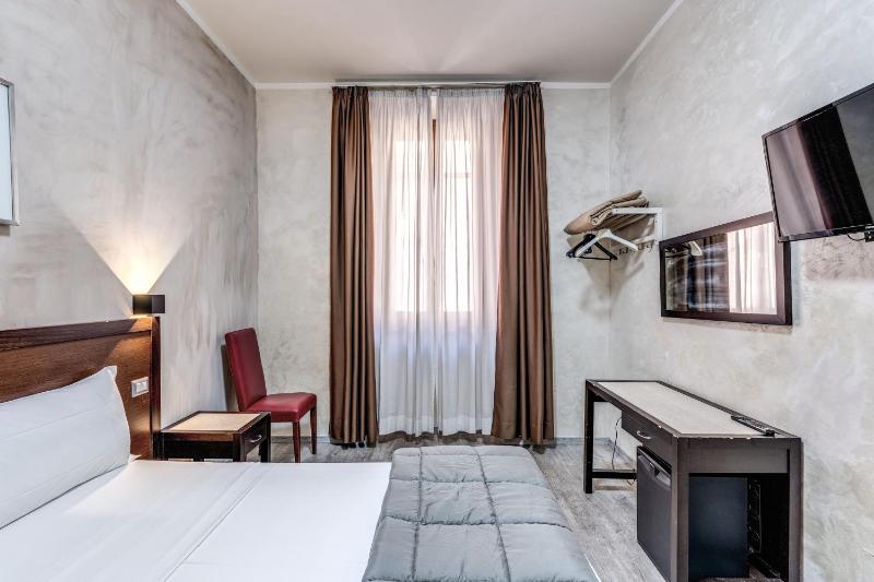 Triple Room image 3