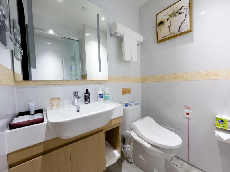 Guangzhou Qiling LN DF Hotel - image 13