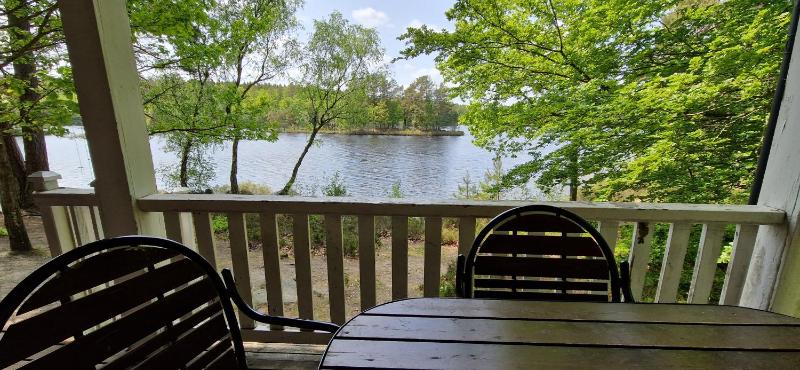 Small Two-Bedroom House (6 Adults) image 2