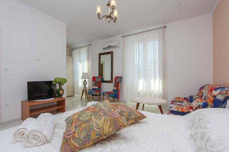 Apartment Jasmin Images