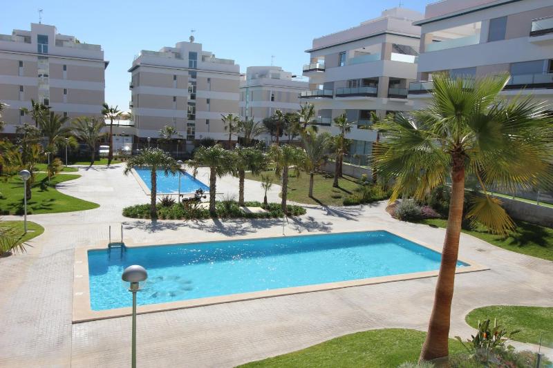 Apartment with Pool View  image 1