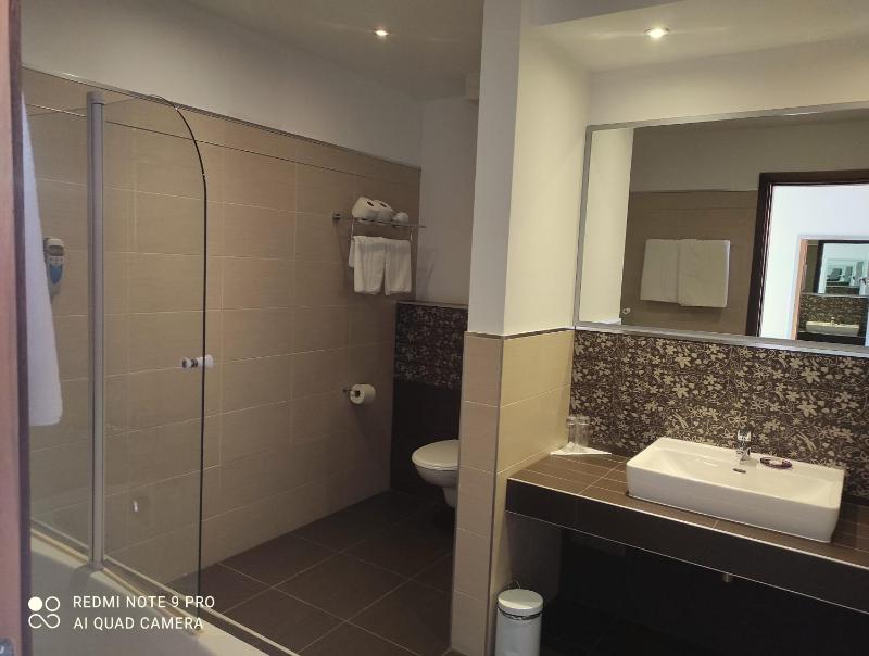 Family Suite with Sea View image 4