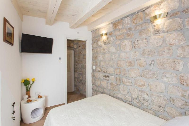 Double Room (Ground Floor) image 1
