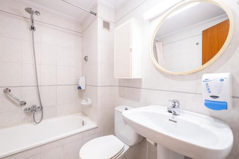Basic Double Room image 1
