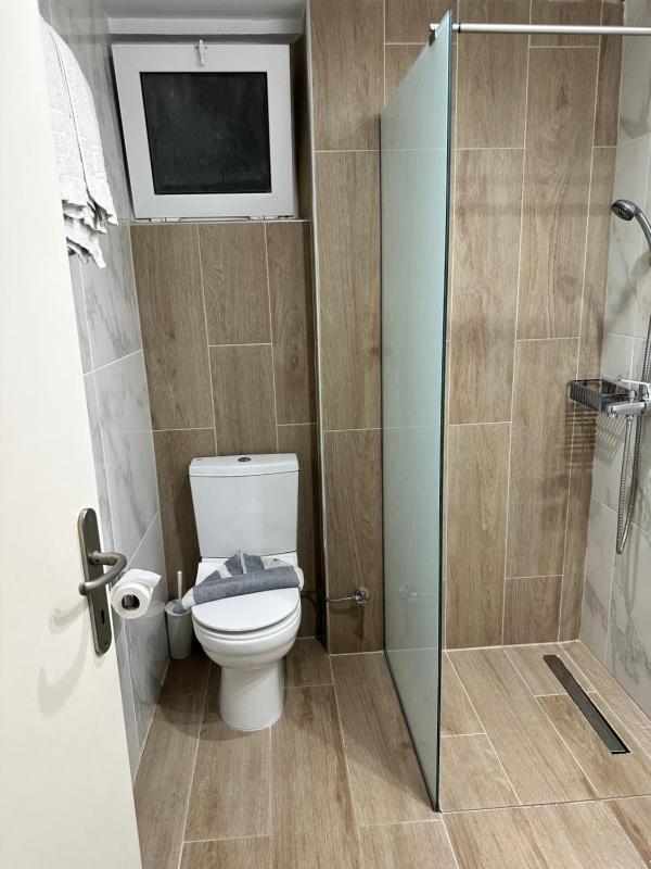 Single Room image 4