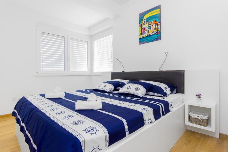 Superior Three-Bedroom Apartment with Terrace image 3