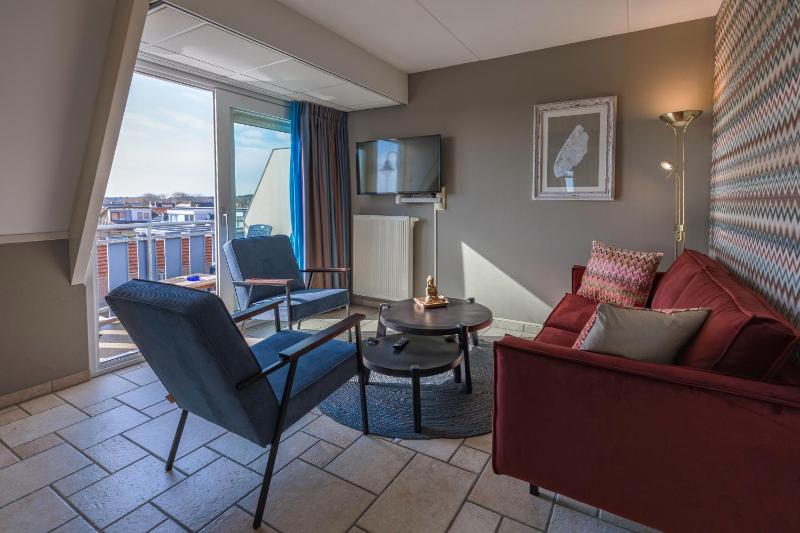 Double Room with Balcony (No Pets) image 4