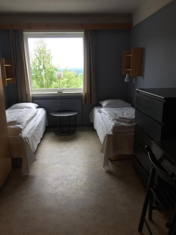 Twin Room with Shared Bathroom image 3