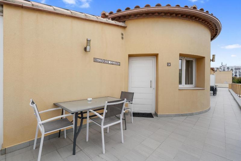 Superior Apartment image 2