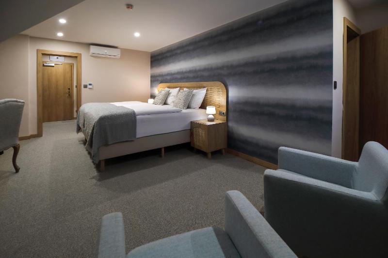 Standard Double Room image 1