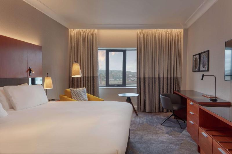 King Guest Room image 1