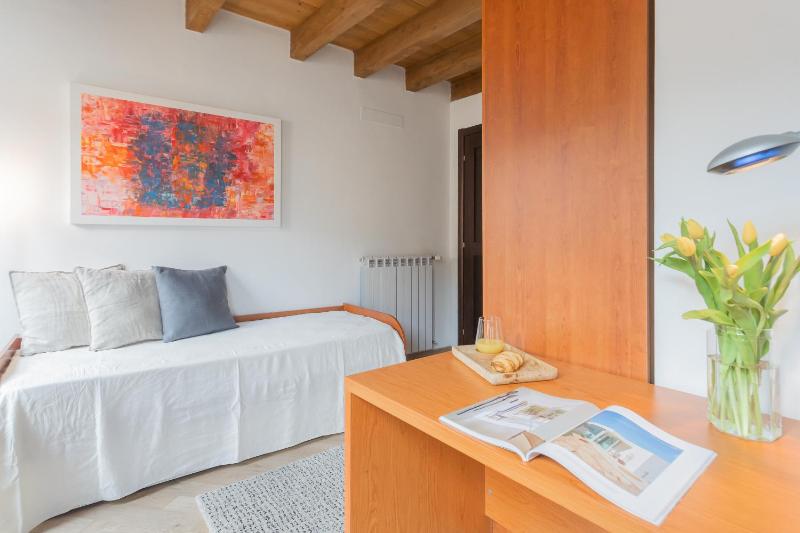 Luini 7 by Rent All Como - image 11