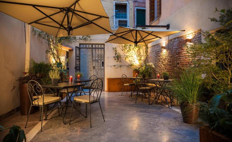 Queen Suite with Turkish bath