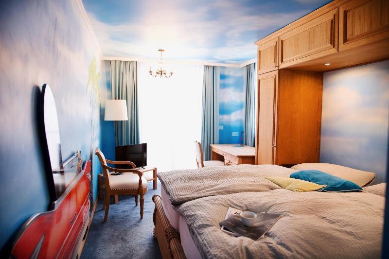 Double Room image 3