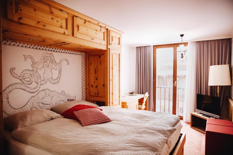 Double Room image 4