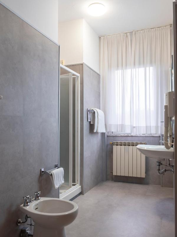Double Room image 1