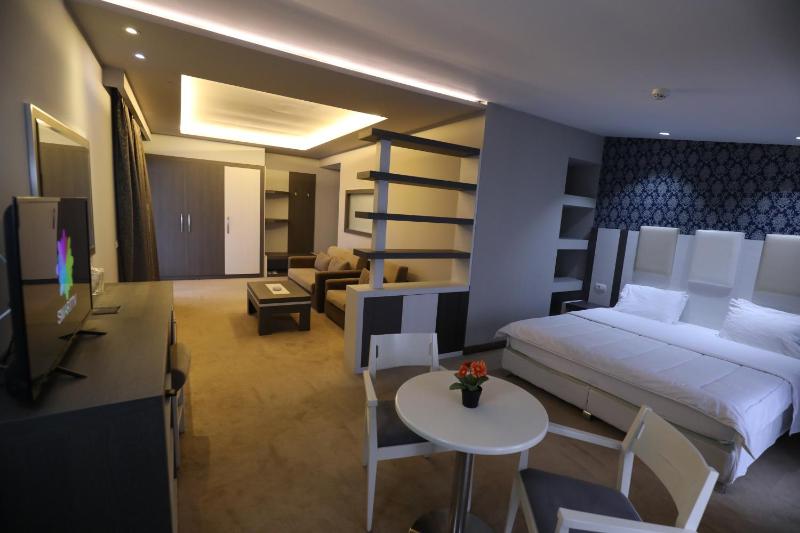 Presidential Suite image 4