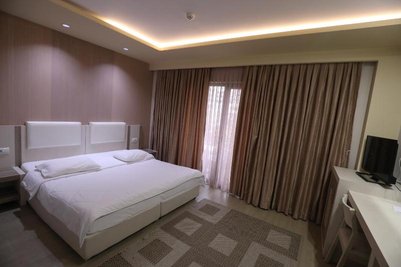 Family Room image 4
