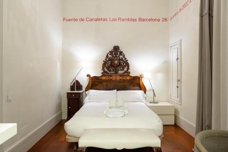 Standard Double Room image 3