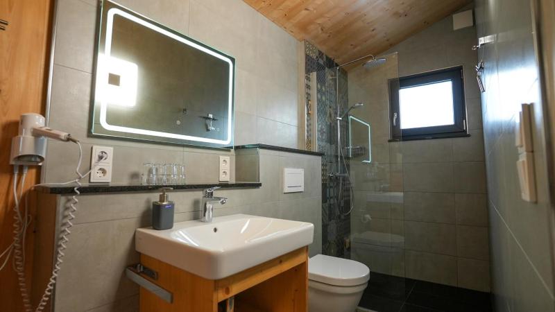 Two-Bedroom Chalet image 3