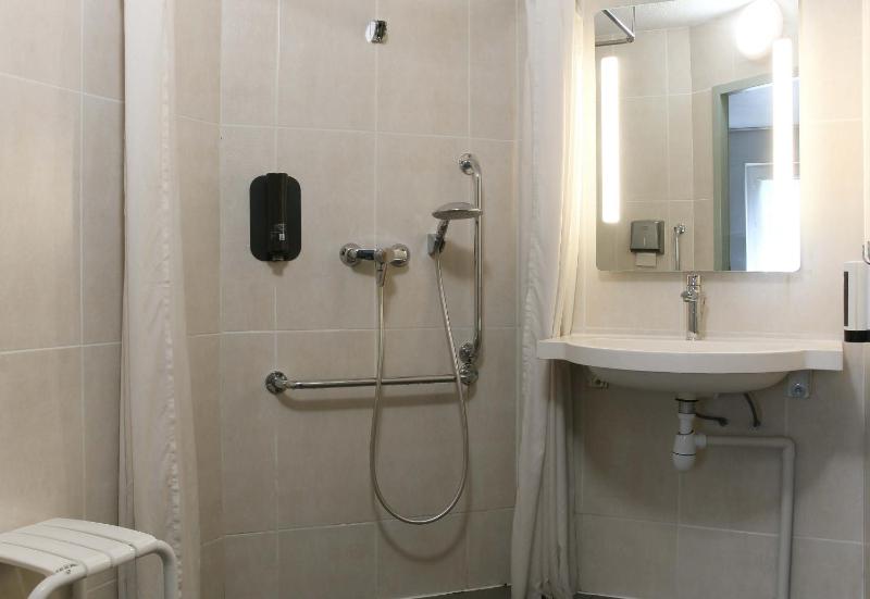 Double Room - Disability Access image 3