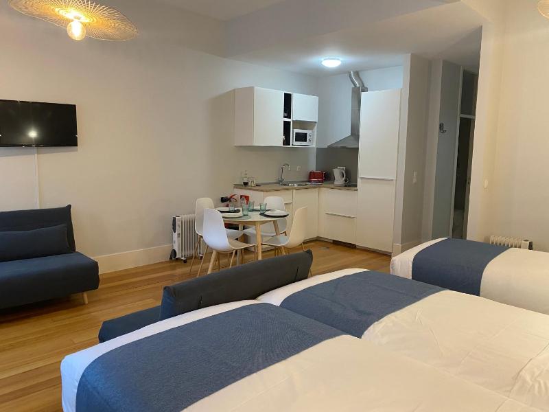 Mouzinho 244 - Porto Houses & Suites - image 11