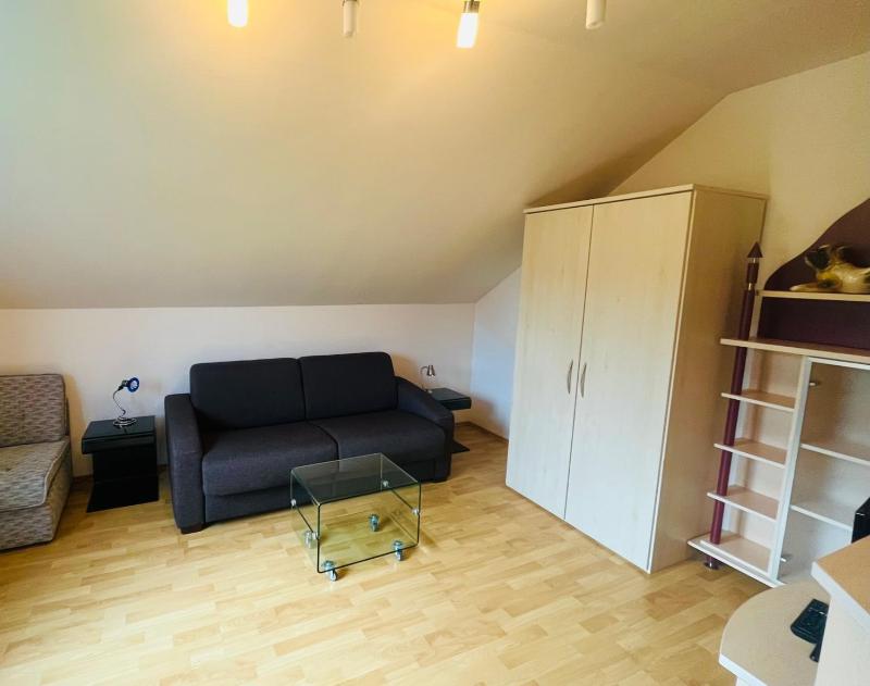 Two-Bedroom Apartment Annex image 2