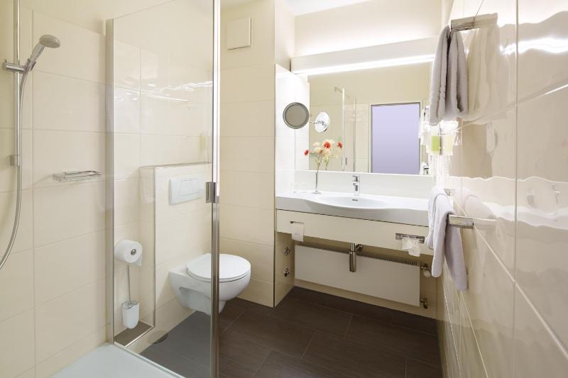 Single Room image 4