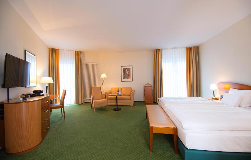 Superior Double Room image 4