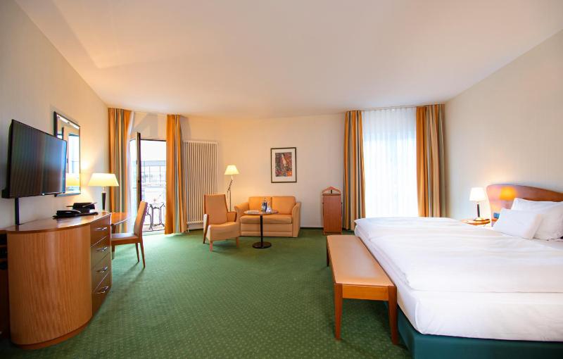 Superior Double Room image 3