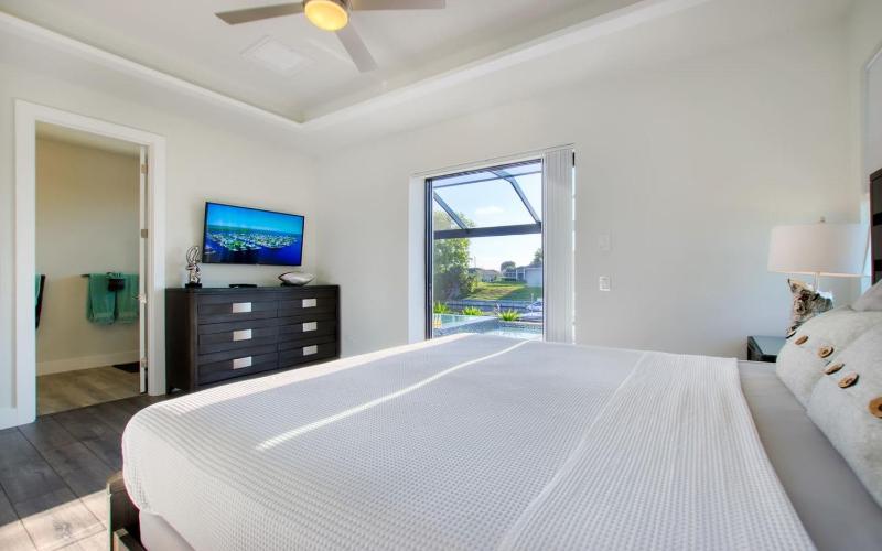 VILLA CIAO BELLA - 4 BEDS - 4 BATHS - 8 GUESTS - GULF ACCESS & POOL/SPA - INCL. 10% OFF BOAT RENTAL - image 6