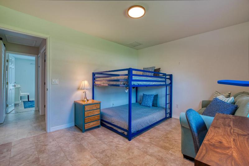 VILLA BOATERS DREAM - 3 BEDS 2 BATHS - 8 GUESTS - GULF ACCESS & POOL/SPA - INCL.10% OFF BOAT RENTAL - image 3