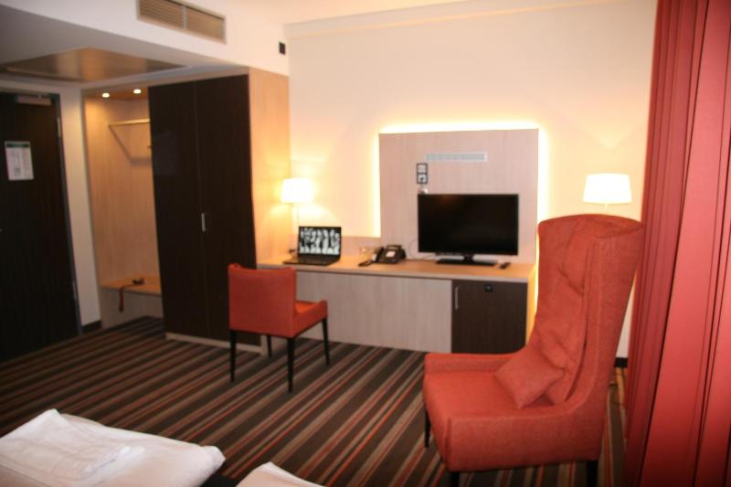 Triple Room with Shower image 4
