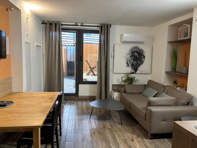 Superior Apartment image 1