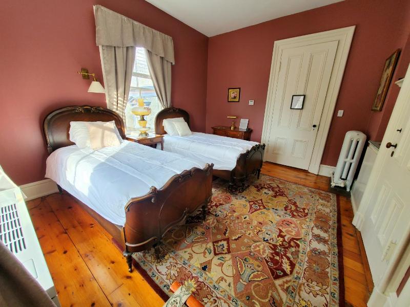 Twin Room with Garden View image 1