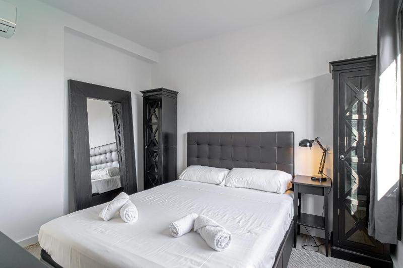 Marina Vista Paradise Casasol - image 4