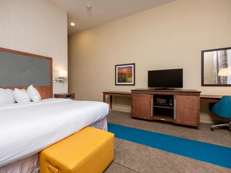 King Room image 3