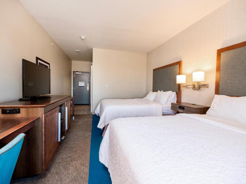 Standard Double Room image 3