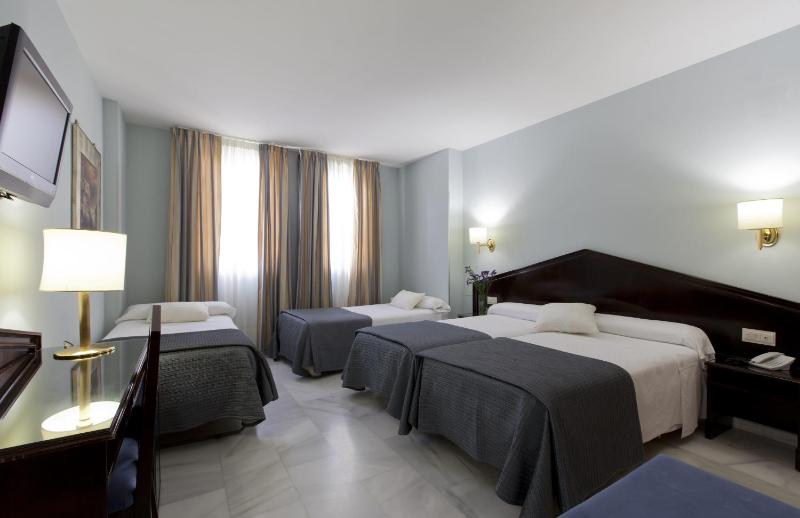 Standard Family Room image 4