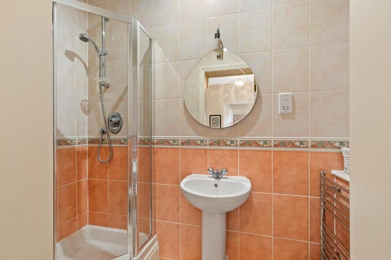 Bryn Y Mor - Tenby Apartment Sea Views - image 17