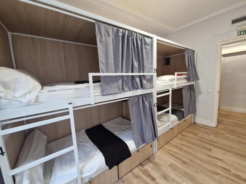 Bed in 4-Bed Dormitory Room image 1