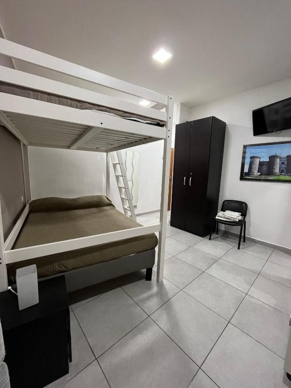 Double Room image 4