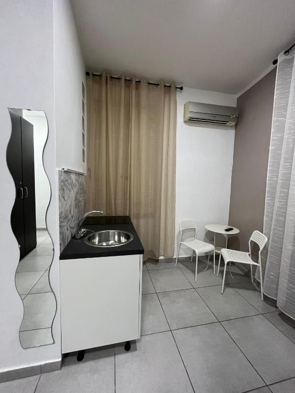 Large Double Room image 4