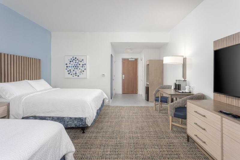 Twin Room - Non-Smoking image 4
