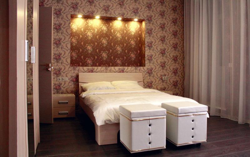 Large Double Room image 1